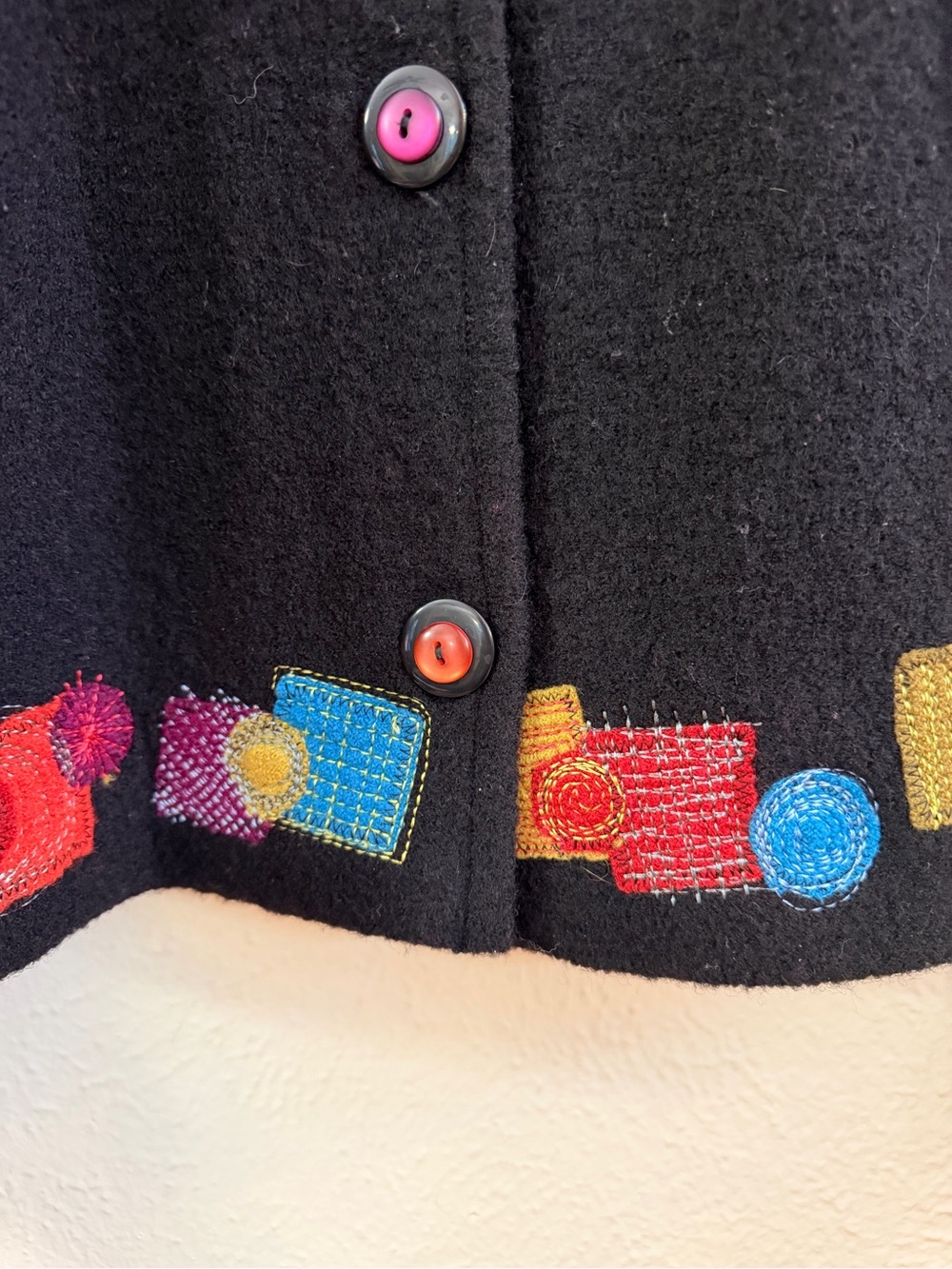 Icelandic Design black wool embroidered jacket - Picture 4 of 9